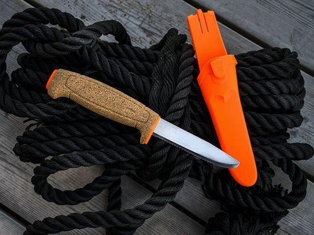 Нож Morakniv Floating Serrated (плавающий)