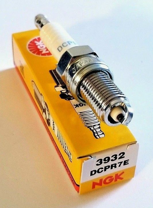 Свеча NGK DCPR7E 3932/4415 