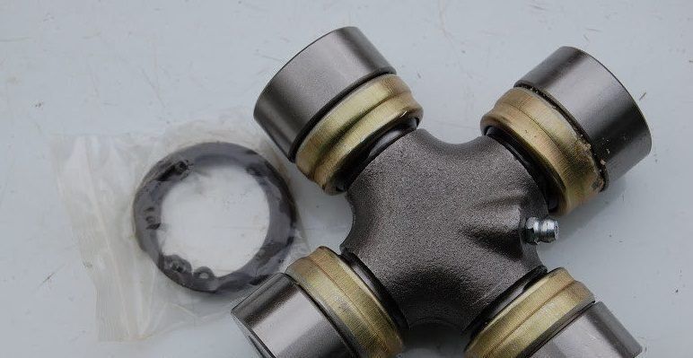 Крестовина карданного вала ГАЗ-3309, 33104, ЗИЛ-130 (со стопорными кольцами) (ГАЗ) 33104.2201800-22(размер 39х118)