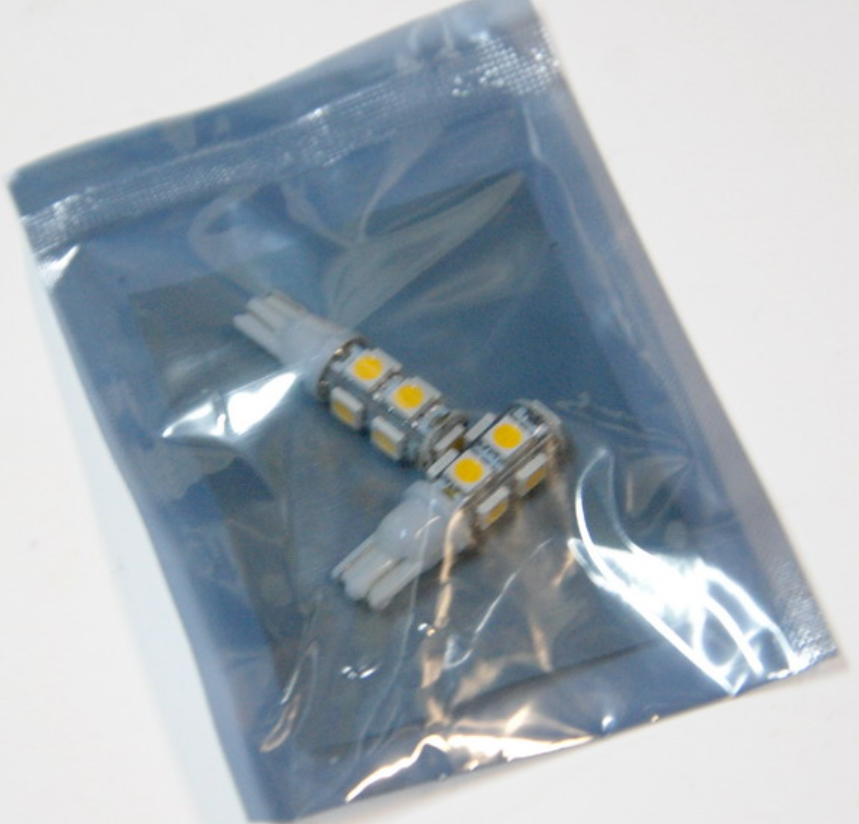 Светодиод 12V W5W (T10) белый 9SMD 4300K YADA (900295) (1шт.) 