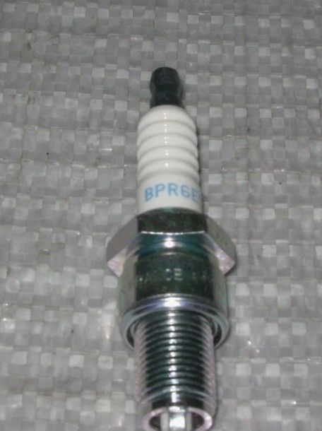 Свеча NGK BPR6ES-7822/4008 