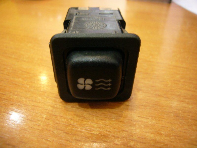 Кнопка включения отопителя ГАЗ-3307   85.3710-10.15