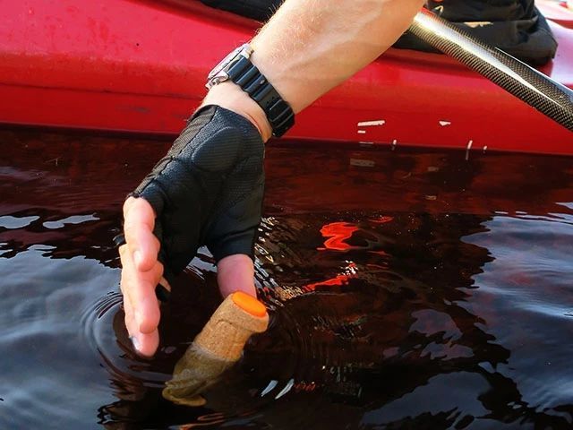 Нож Morakniv Floating Serrated (плавающий)