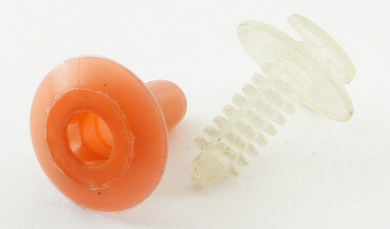 Пистон (держатель) обивки двери 2110 (1пара)