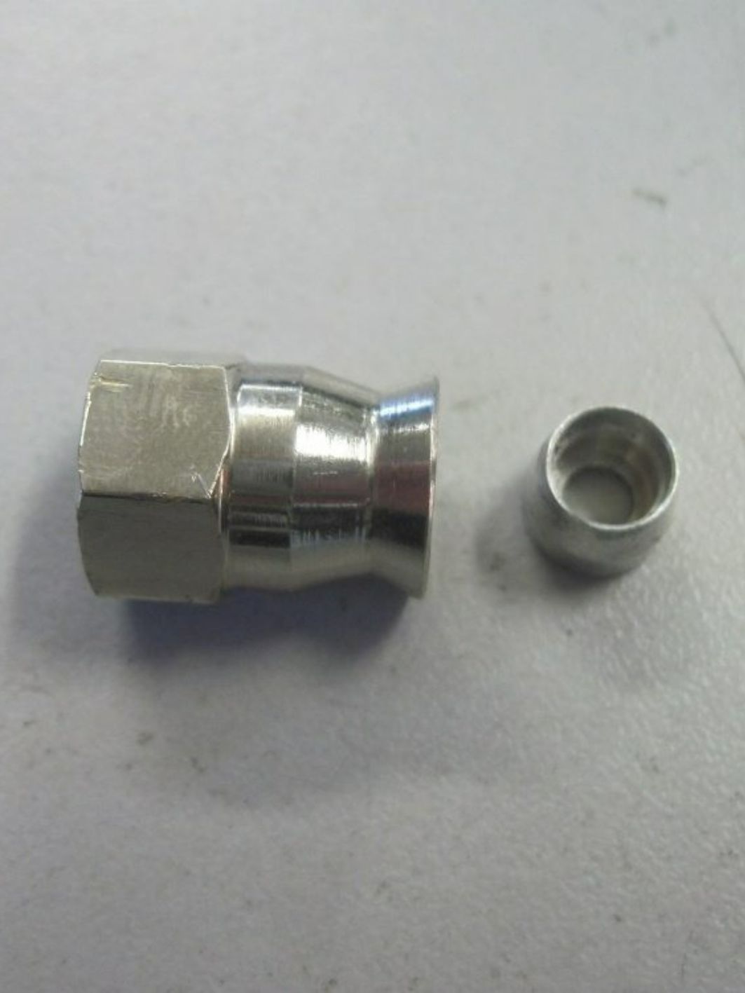 Гайка обжимная PW 424-281